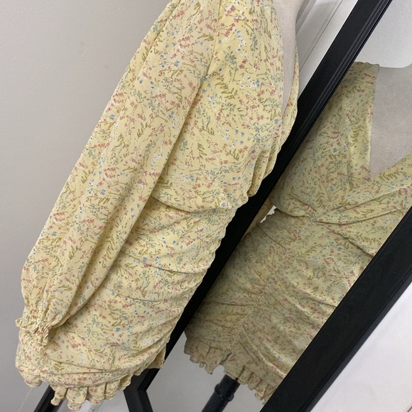 PALE BUTTER YELLOW FLORAL MILKMAID MABLE DRESS WRAP TOP W/ROUCHED SKIRT KEYHOLE - Picture 6 of 12